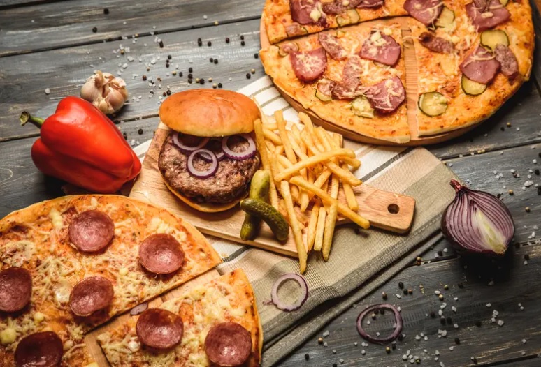 تحذير: هذه الأطعمة قد تهدد صحتك العقلية!