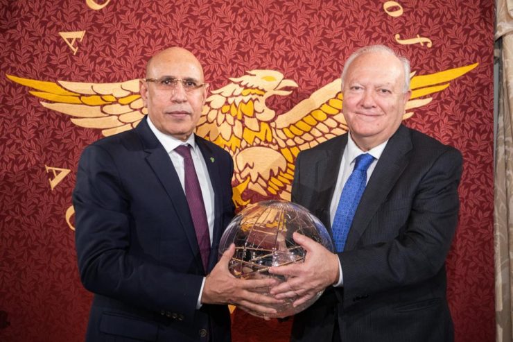 عندما لم تسمعوا منا، فاسمعوا من الآخرين