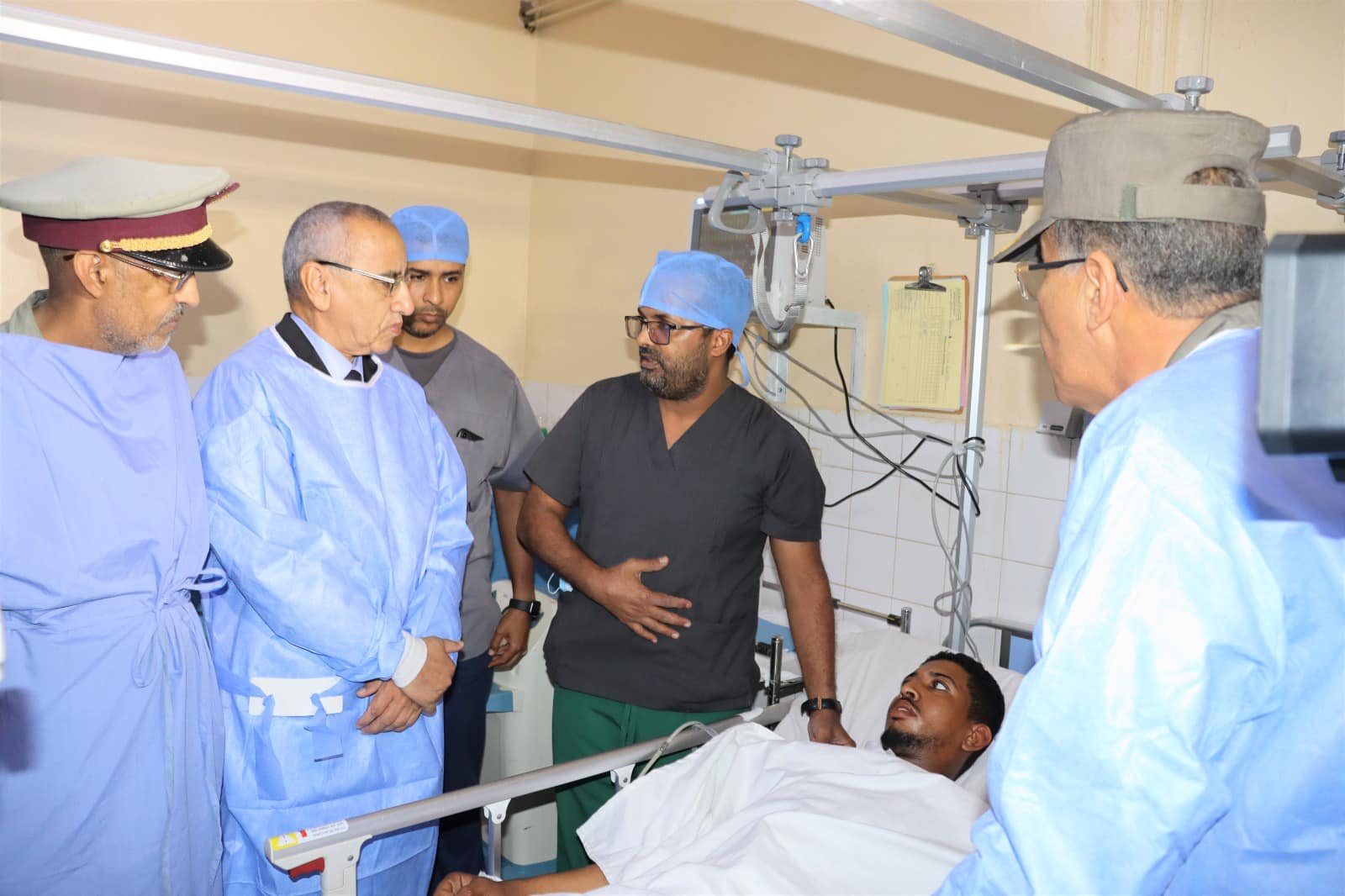 صور.. وزير الدخلية وقائد أركان الحرس يزوران المصابين من&nbsp;(…)