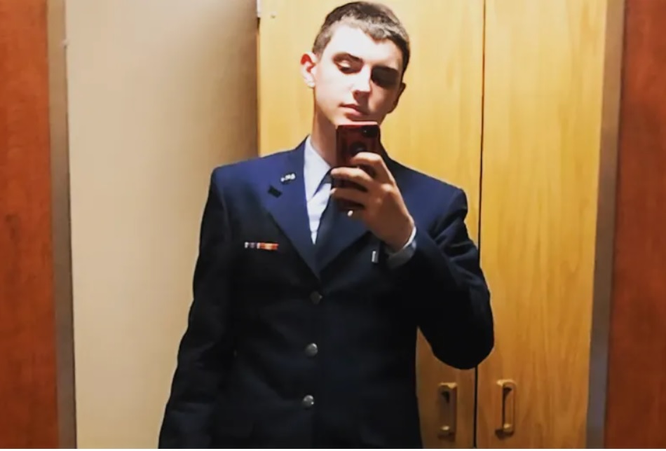 جديد مسرب الوثائق: بكلمة أوقع نفسه ودلّ الـ