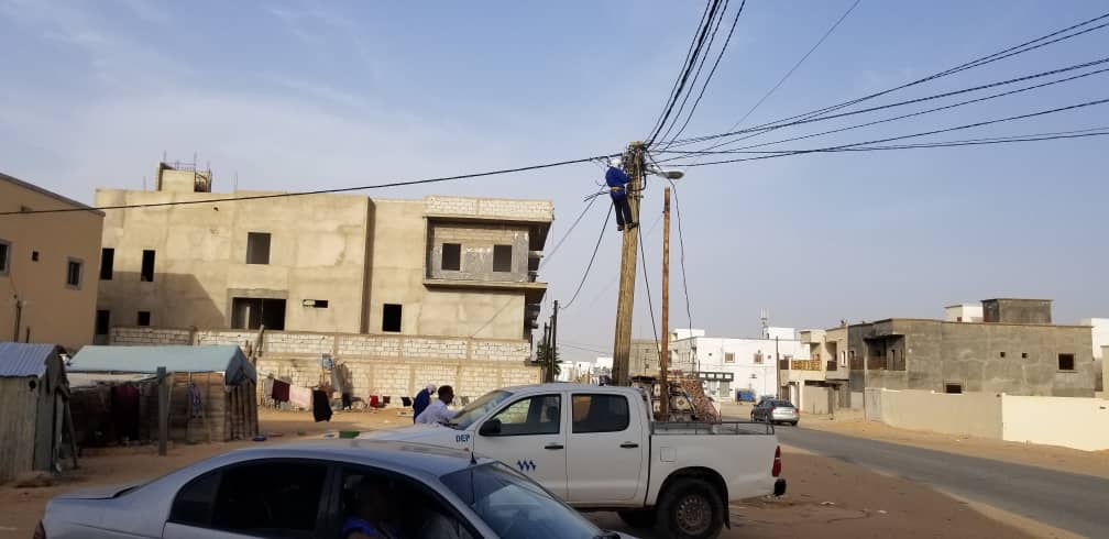 تجربة مع شركة الكهرباء.. مسؤول لا يقبل الوساطة والزبونية!