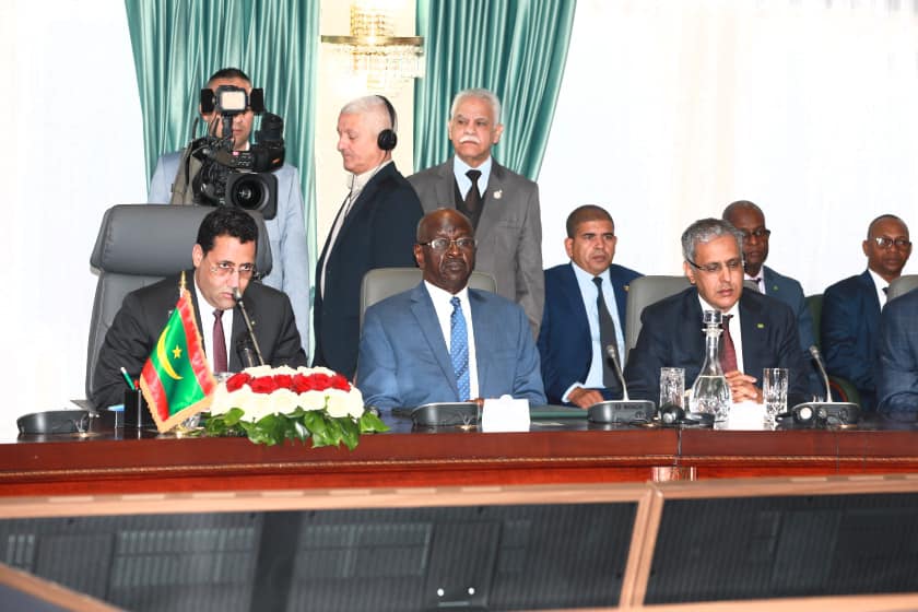 الوزيران الأولان الموريتاني والجزائري يترأسان أشغال&nbsp;(…)