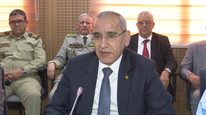 وزير الداخلية لرؤساء وممثلي الأحزاب السياسية الساعية (…)