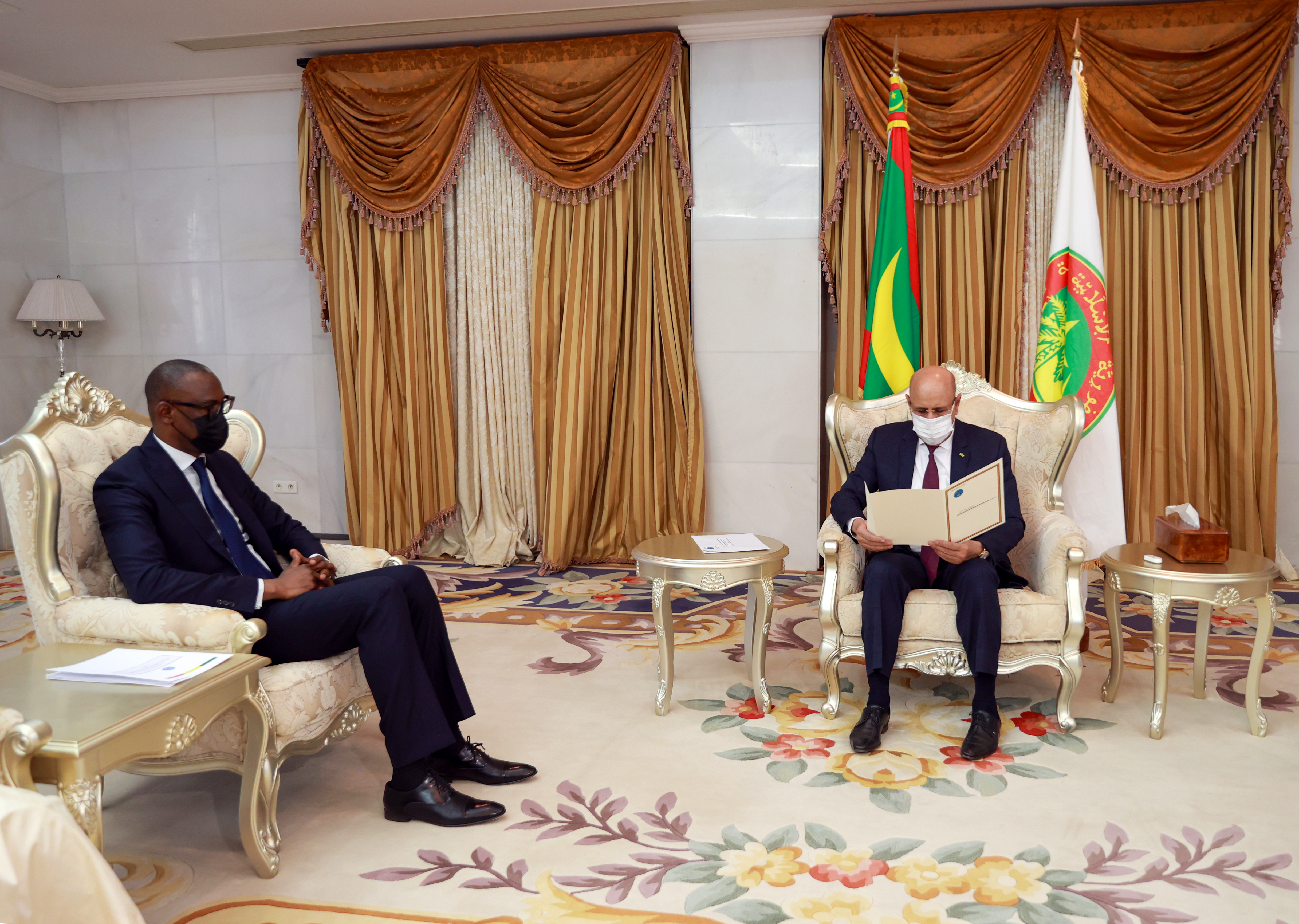 ولد الغزواني يتسلم رسالة خطية من رئيس السلطة الانتقالية&nbsp;(…)