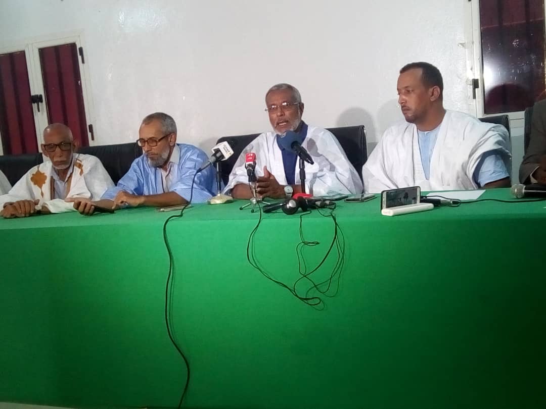 انطلاق المؤتمر الصحفي للمعارضة بمقر حزب تواصل