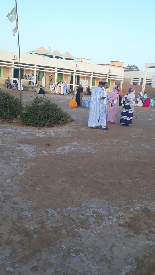 بدأ عملية التصويت لانتخاب رئيس جديد من بين المترشحين الستة