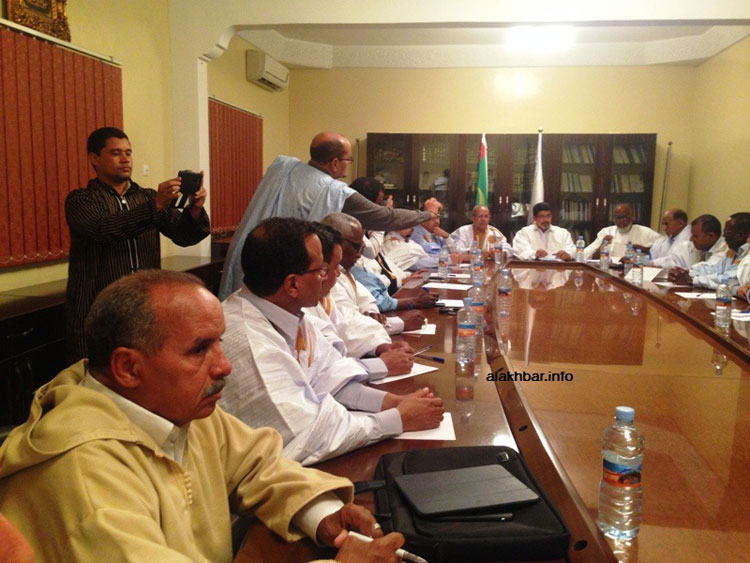 مصادر: ولد محم يجتمع بنواب الحزب الحاكم الرافضين لمبادرة&nbsp;(…)