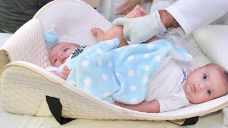 إبرة إجهاض وموت محتم.. هكذا روت والدة توأم قصتها(التفاصيل)
