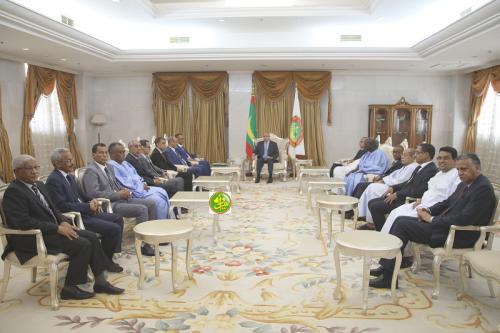 تفاصيل لقاء غزواني برجال الأعمال ومادار فيه