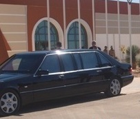 صورة السيارة التي نقلت ولد عبد العزيز وأسرته من المطار&nbsp;(…)