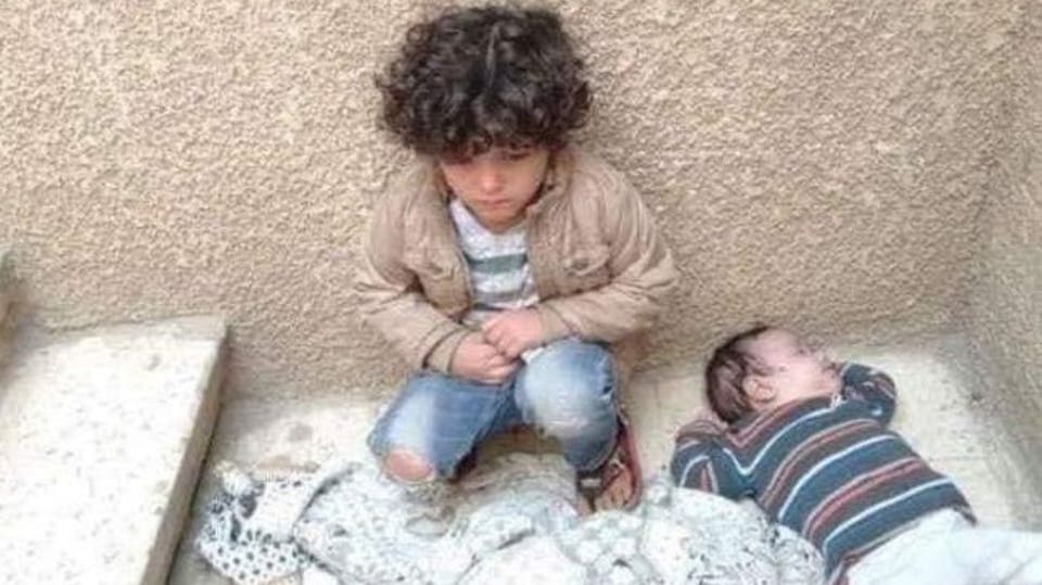 قصة طفلين صدمت الملايين(صور)