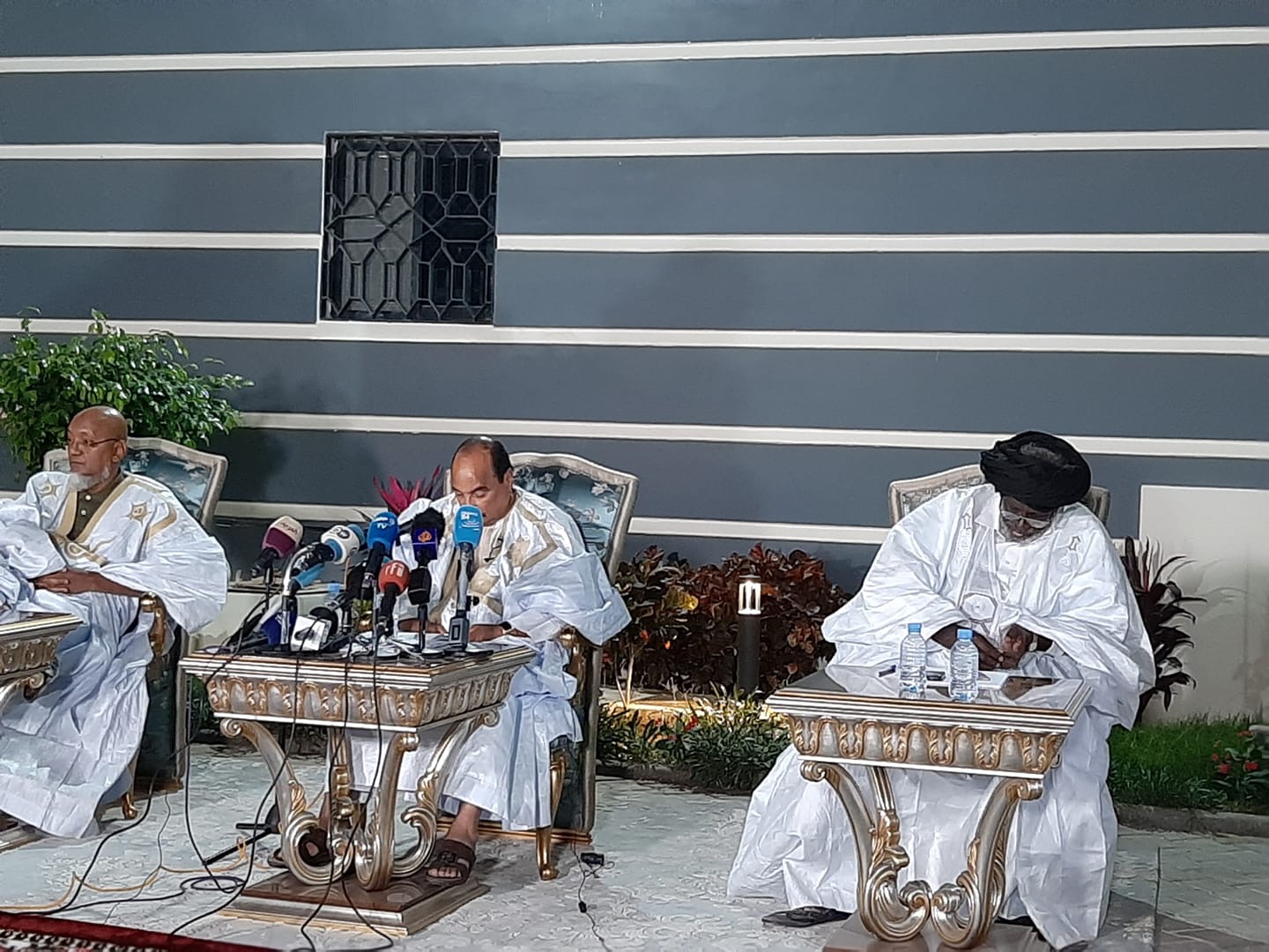 صحيفة مغريب أونلاين: الجميع أدار ظهره لولد عبد العزيز&nbsp;(…)