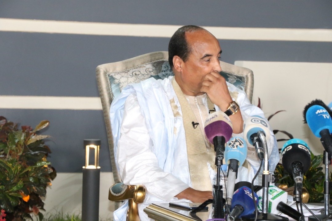 في ضيافة عزِيزِ...