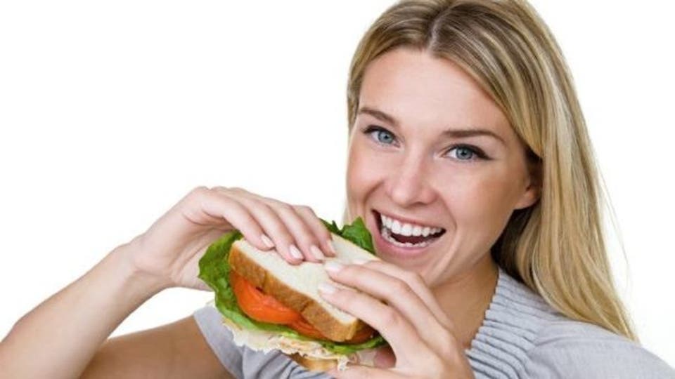 خاص بالنساء.. السكر والخبز يُسببان الأرق في الليل