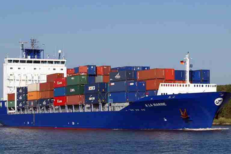 زيادة التعرفة الجمركية ستضاعف الأسعار مرات على المواطنين