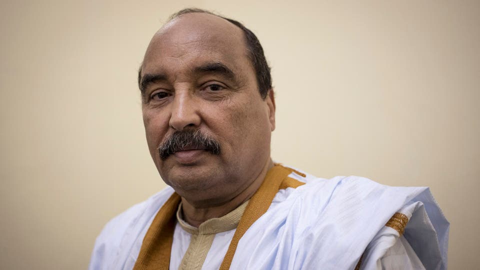 من يستطيع حماية عزيز من المؤبد؟