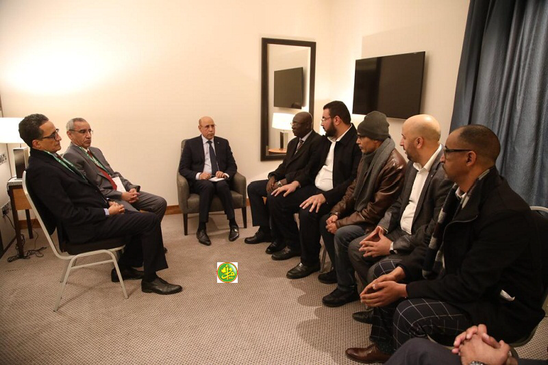 السفير الموريتاني في لندن يُجمع الرئيس بمطلوب للعدالة (صورة)