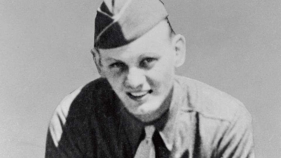 قصة جندي أعدم بعد أن رفض الموت على جبهة القتال(صورة)