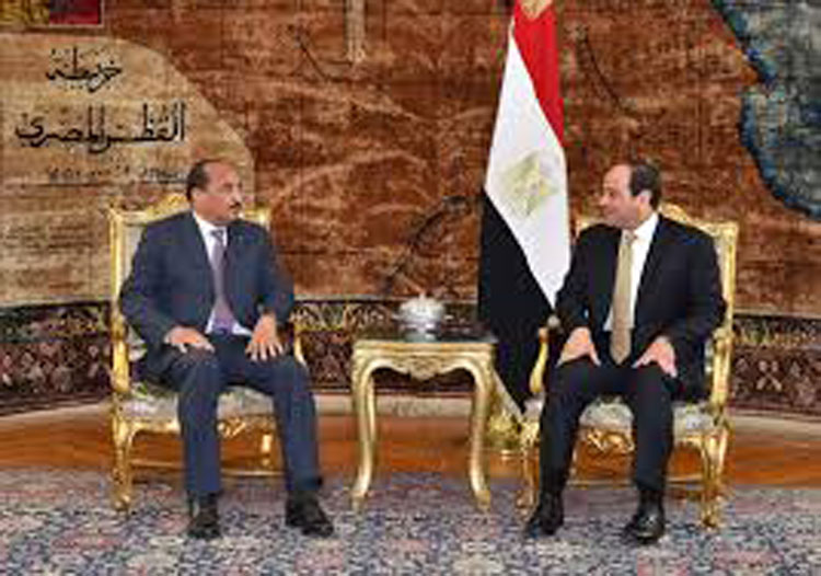 ولد عبد العزيز يتسلم دعوة من السيسي لحضور القمة (…)