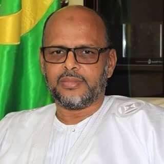 ولد منصور ينتقد نعت المعارضة للرئيس برئيس الدولة