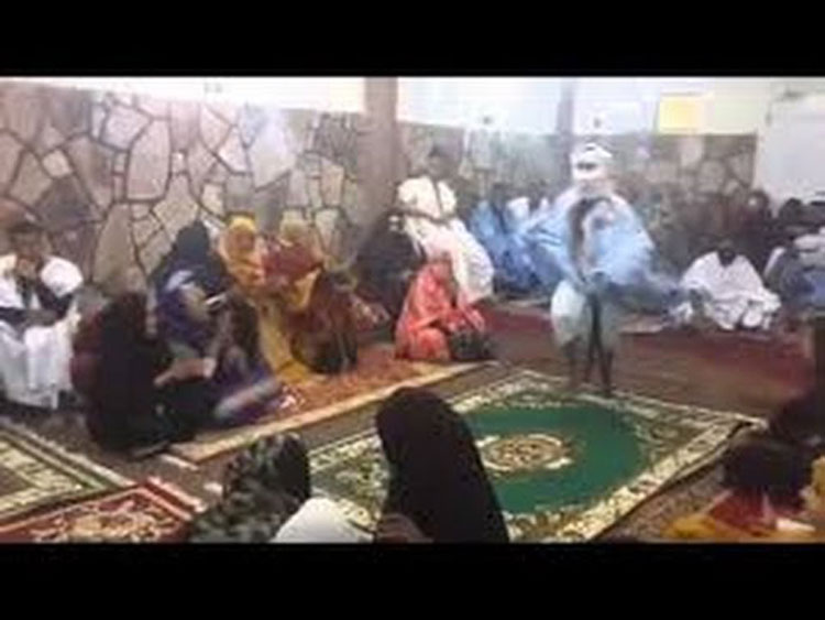 أغرب عادات طقوس الزواج بالعالم: تعمل العروس على زيادة (…)