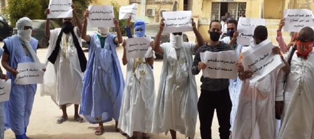 مقدمو خدمات التعليم يطالبون فخامة رئيس الجمهورية بترسيمهم