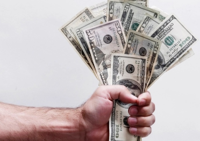 ما تخصصاتهم؟ وكيف جمعوا ثرواتهم؟ أغنى 10 أشخاص في العالم