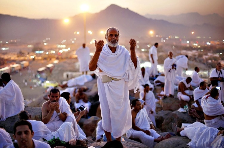 يوم عرفة.. يوم الحج الأكبر فضائله ومآثره وخير الدعاء