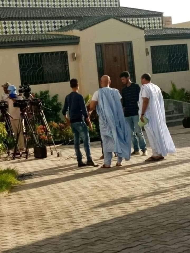 ولد عبد العزيز يشرف على تحضيرات مؤتمره الصحفي(صور)