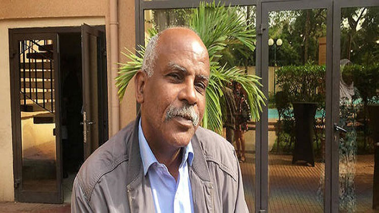 فوز روائي موريتاني بأكبر جائزة أدبية في مالي