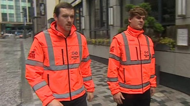 فيروس كورونا: من هم حراس كوفيد وما هي صلاحياتهم؟