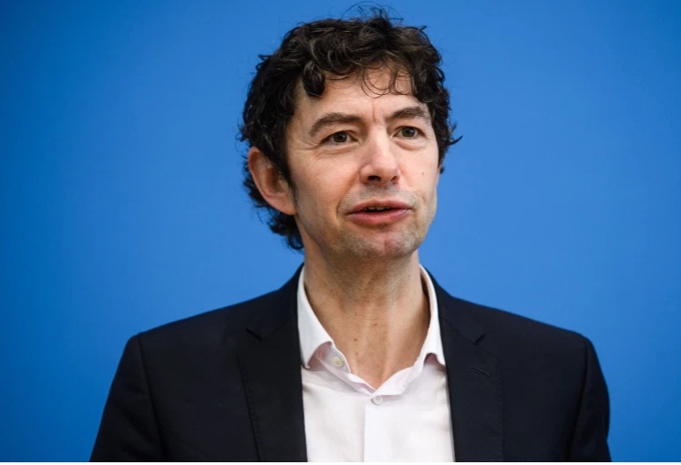 مفاجأة: عالم فيروسات ألماني يقدم توقعا مقلقا عن كورونا