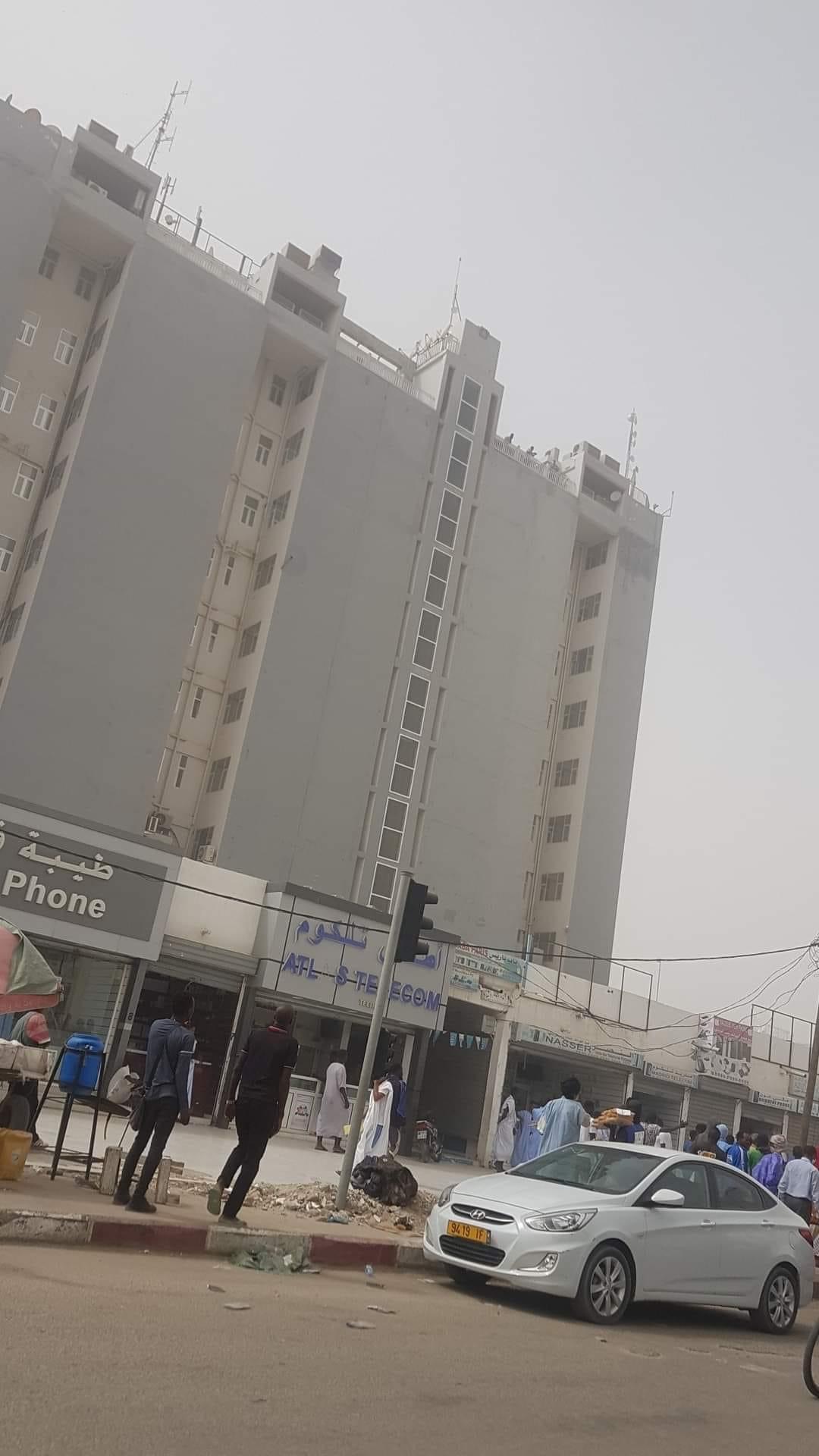 عاجل: انتحار شخص من فوق عمارة الخيمة(صورة)