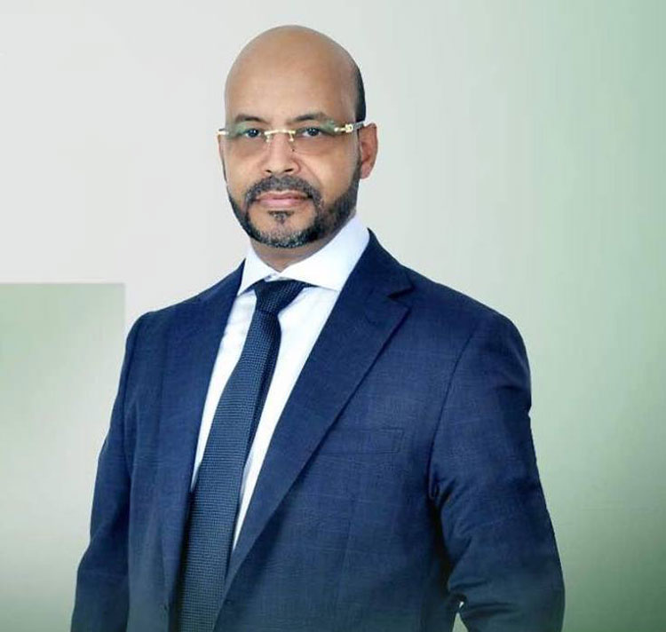 جمارك دبي تعثر على 36 مليون دولار و كمية من الذهب بحوزة (…)