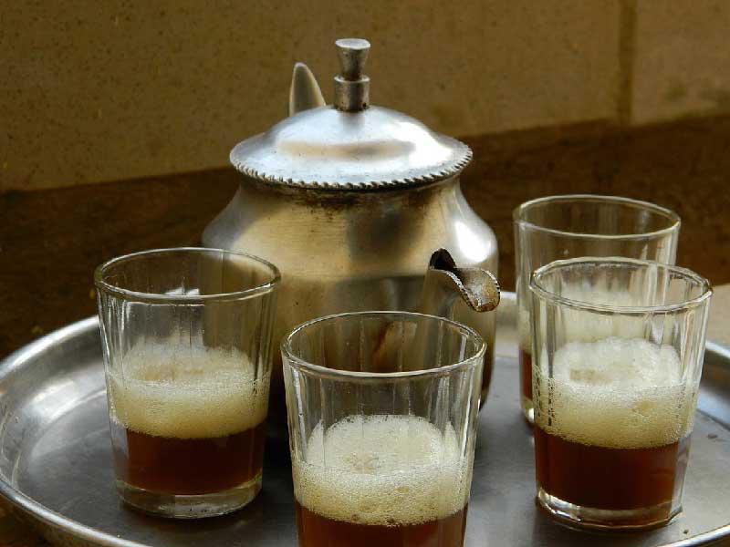 إمّا «أتاي» أو «آتري» و«آدواخ»
