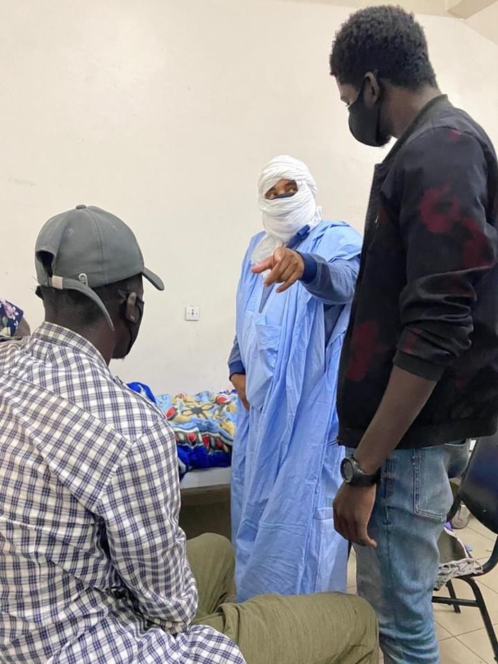 صور لولد عبد العزيز أثناء زيارته للطفلة التي صدمها ابنه&nbsp;(…)