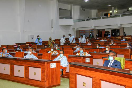 انطلاق الجلسة المخصصة لمناقشة القرير الذي قدم الوزير&nbsp;(…)