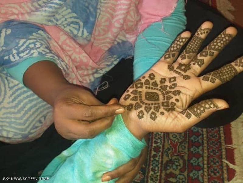 الحناء.. الزينة التي تجذب الموريتانيات أكثر