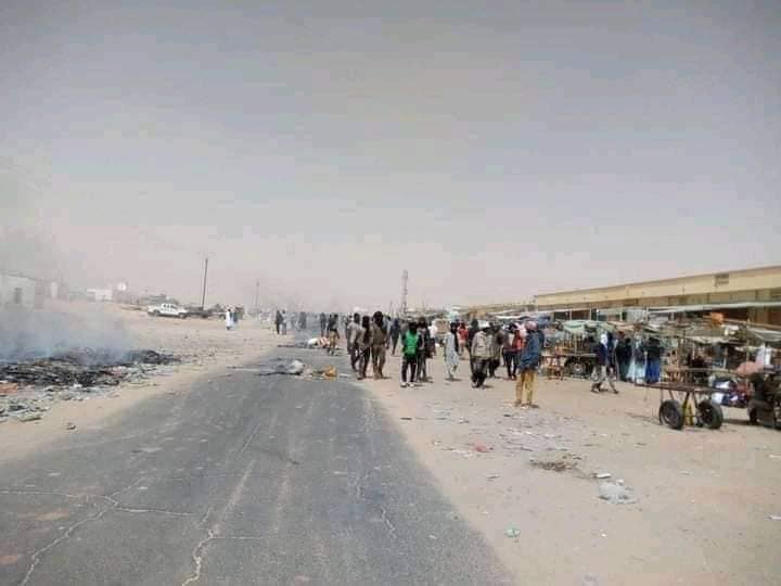 صور من احتجاجات المنقبين عن الذهب في الشامي