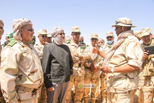 وزير الدفاع وقائد الأركان يزوران المناورات العسكرية&nbsp;(…)