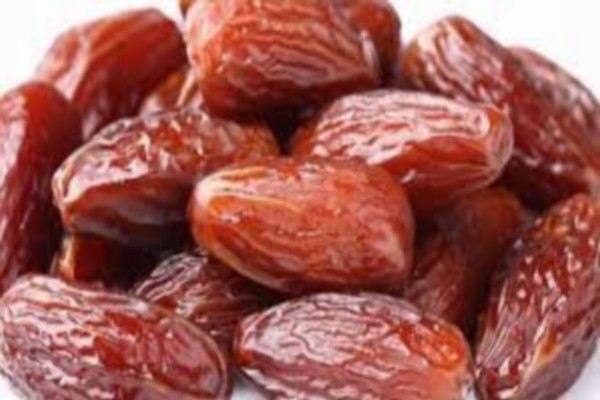 هذا ما يحدث لجسم الصائم عند الإفطار على تمر
