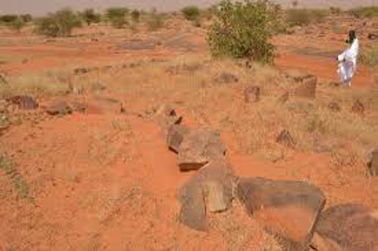 التاريخ ملك فقط للذين صنعوه فلا يحق لأي مخلوق أن يتصرف (…)