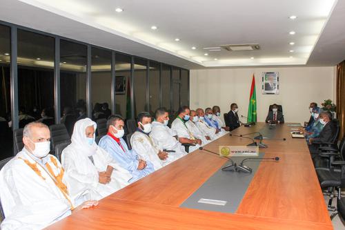 تفاصيل لقاء الوزير الأول بمجموعة من رجال الأعمال