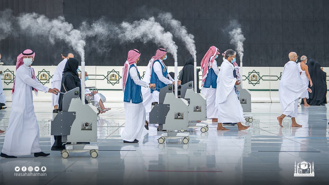 هذه هي الخدمات المقدمة حول الكعبة لمنع تفشي كورونا(صور)