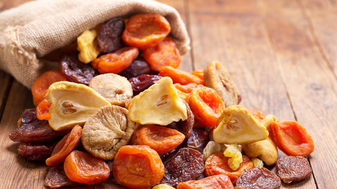 لهذا يجب أن تحرص على تناول الفواكه المجففة في رمضان