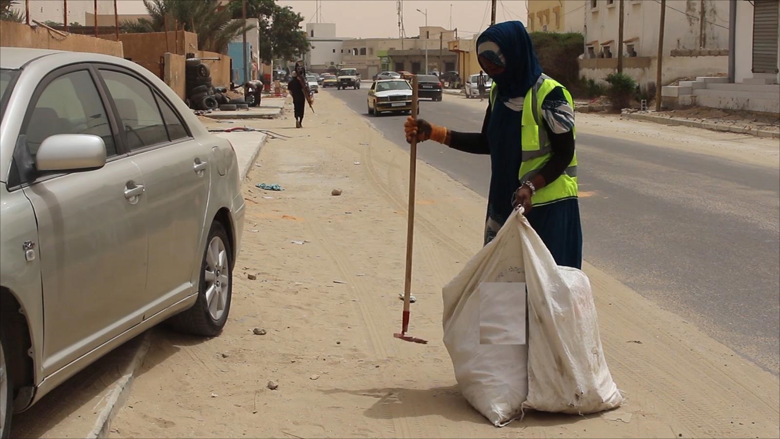 عمال النظافة يطالبون شركتهم منحهم مساعدة رمضان