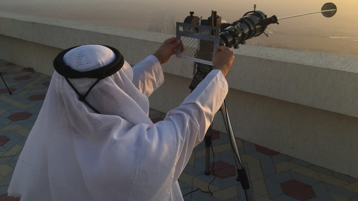 كيف تتم رؤية هلال شوال.. وهل تختلف الطريقة بين الدول؟