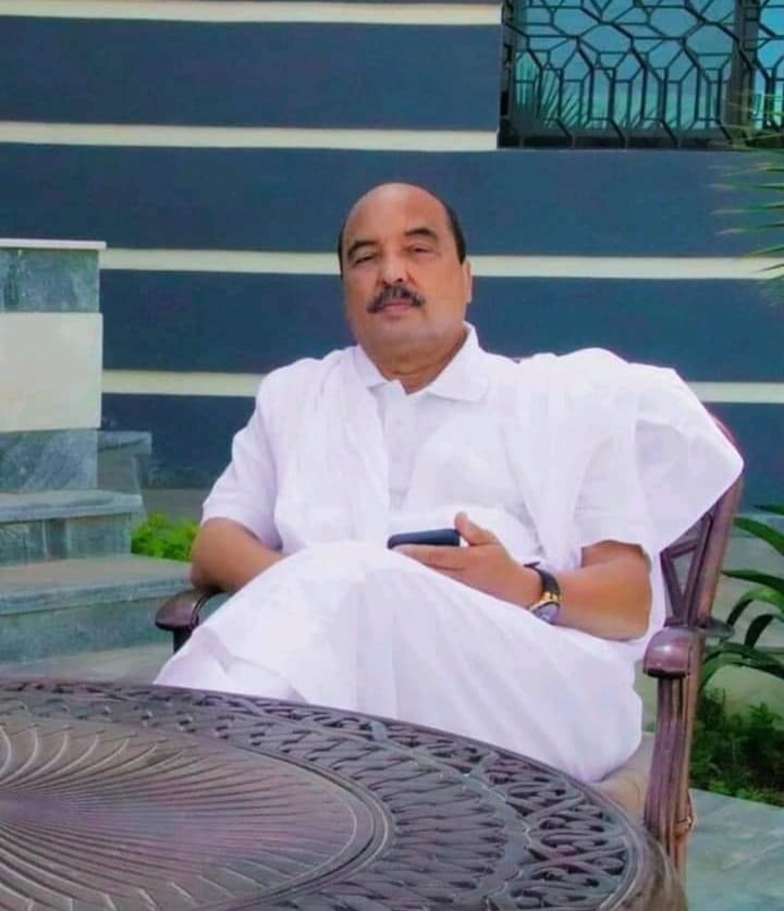 القضاء يضع الرئيس السابق ولد عبد العزيز تحت الإقامة&nbsp;(…)