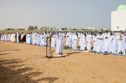 ولد الغزواني يحضر صلاة عيد الفطر.. وولد لمرابط: يجب&nbsp;(…)