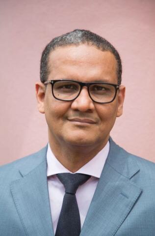 جمال محمد الطالب في وفد الرئيس إلى قمة باريس